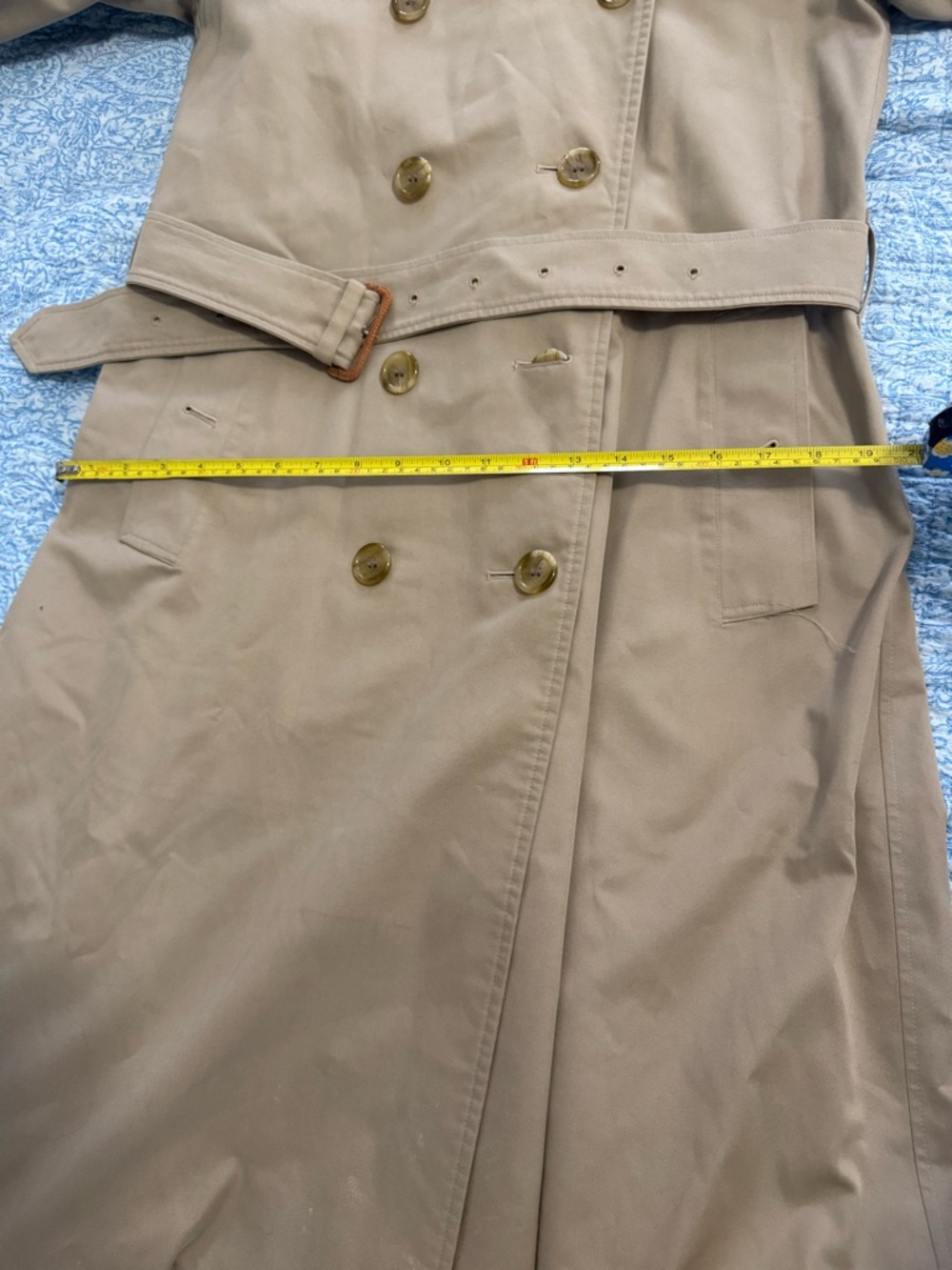 Vintage Burberry Bloomingdale’s Tan Trench Coat - Picture 13 of 16